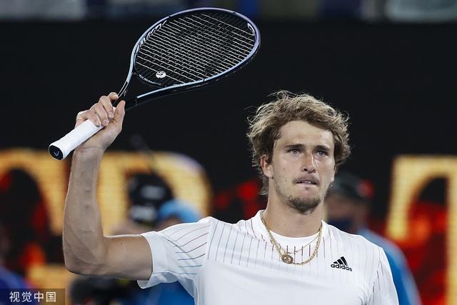 法尔14分14板7帽布莱克尼30分 肯帝亚不敌新疆